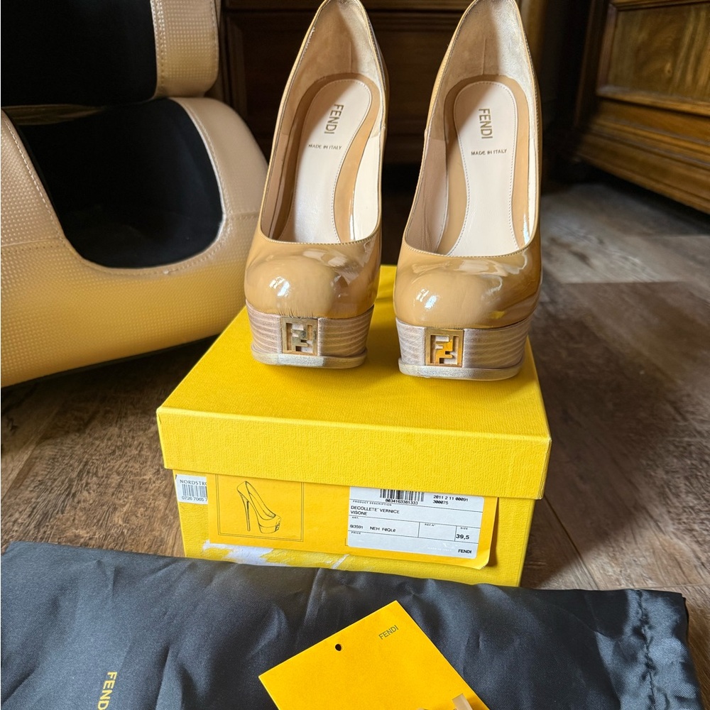 Fendi Beige Patent Leather Heels